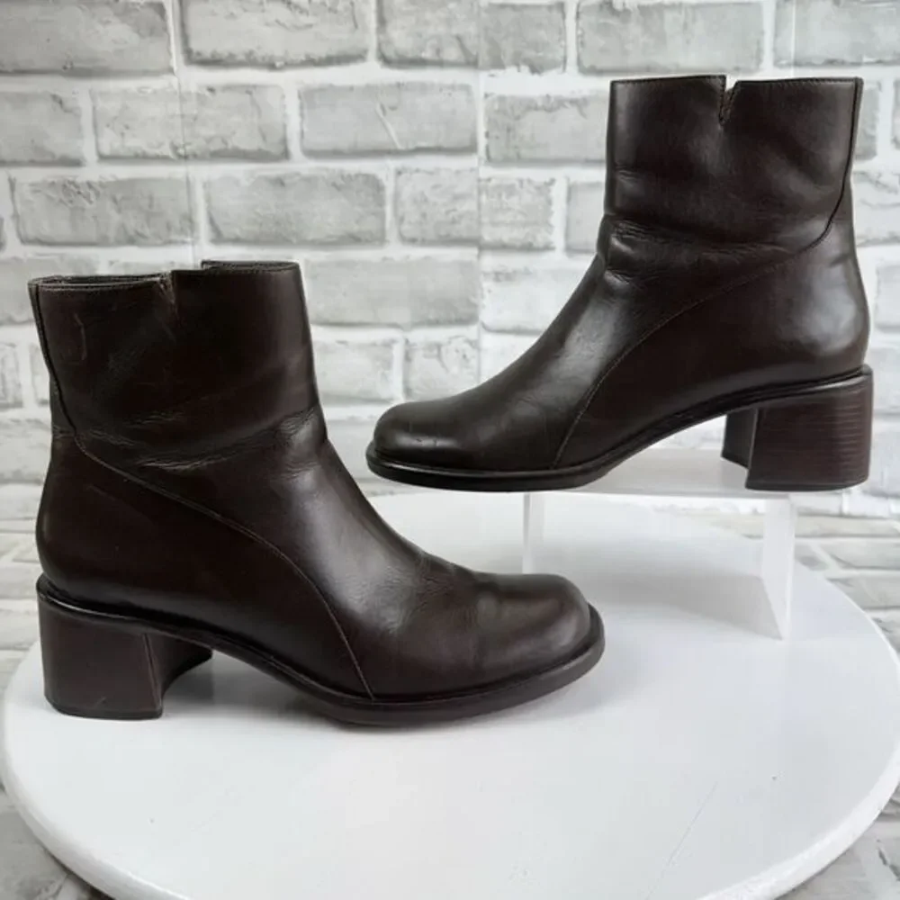Diba Women's Size 8 VINTAGE Brown Leather Block Heel Chunky Y2K Zip Boots